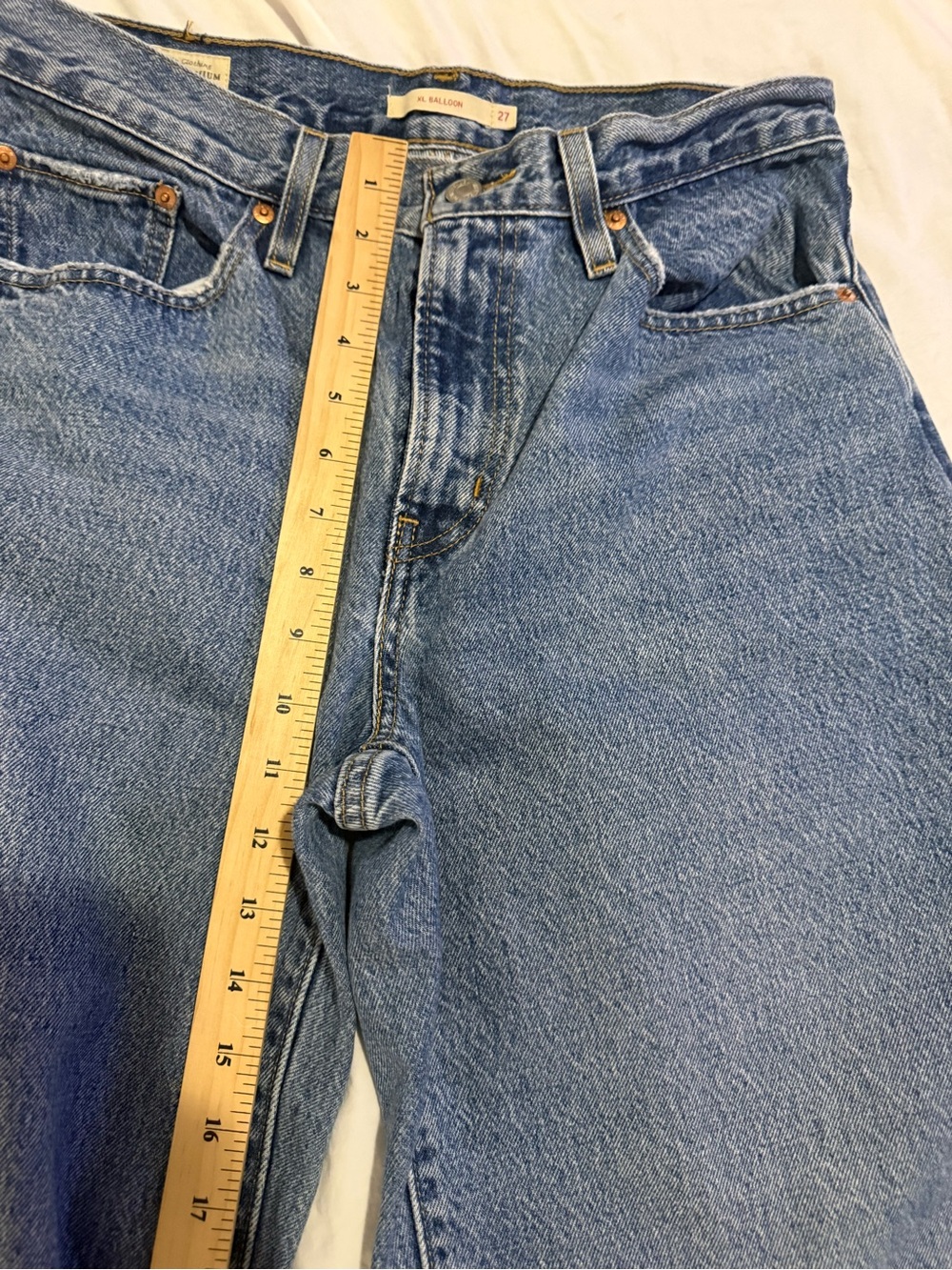 Levi’s Classic Wide-Leg Balloon Blue Denim Jeans EUC 0781 - Picture 4 of 9